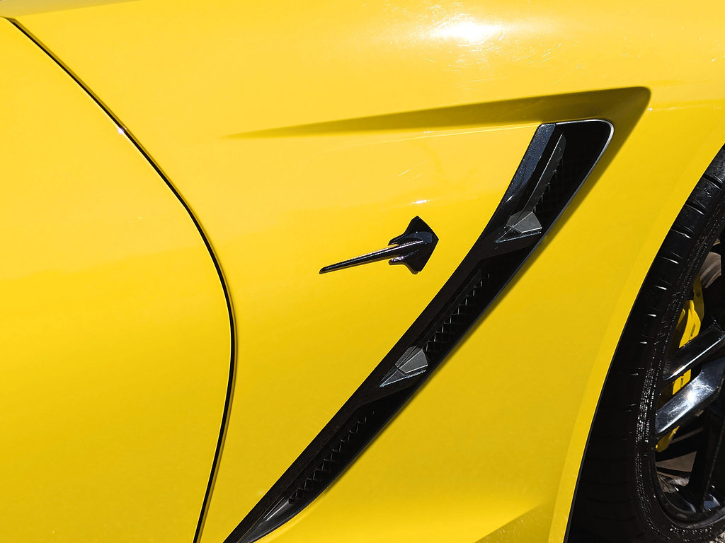 Used 2016 Chevrolet Corvette Stingray Convertible w/ 3LT Preferred Equipment Group RWD image 17