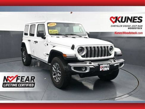 Used 2025 Jeep Wrangler Unlimited Sahara AWD/4WD image 1