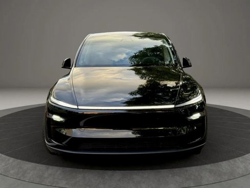 Used 2026 Tesla Model Y Long Range RWD image 6