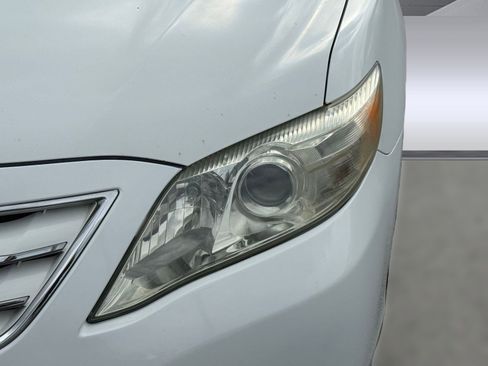 Used 2011 Toyota Camry XLE image 11