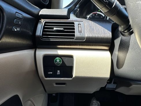Used 2015 Honda Accord Touring image 30