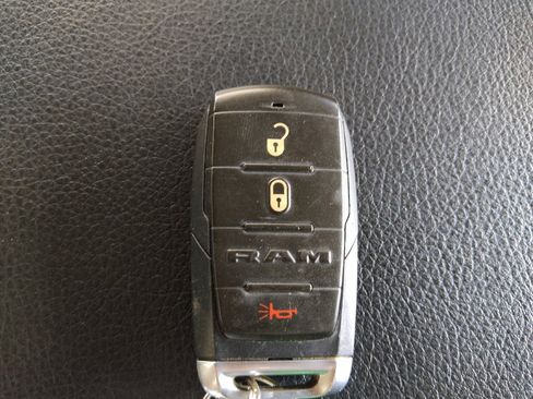 Used 2019 RAM 1500 Tradesman AWD/4WD image 32