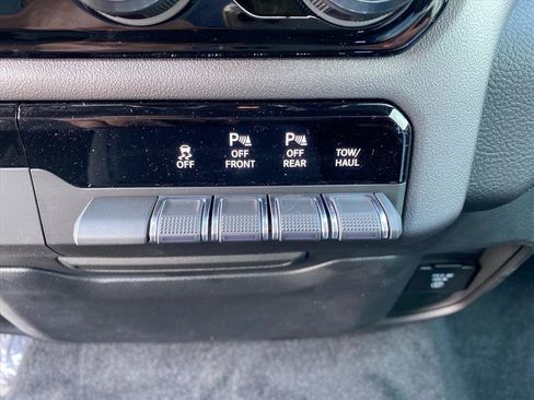 New 2026 RAM 1500 Big Horn AWD/4WD image 10