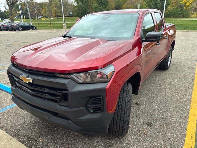 Used 2023 Chevrolet Colorado W/T w/ Technology Package AWD/4WD image 3