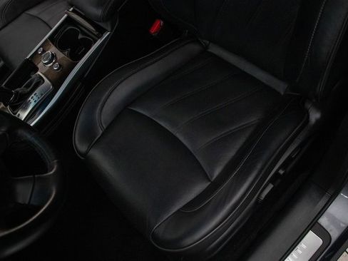 Used 2016 INFINITI Q70 3.7 w/ Deluxe Touring Package image 27