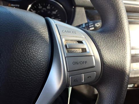 Used 2015 Nissan Rogue S image 15