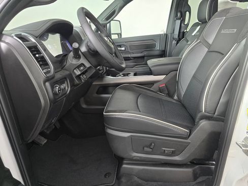New 2026 RAM 2500 Laramie AWD/4WD image 17