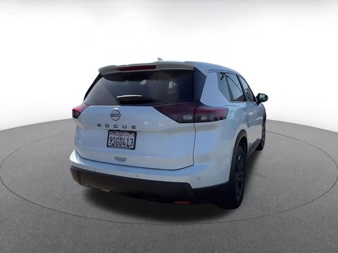 Used 2025 Nissan Rogue SV image 14