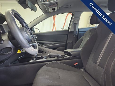 Certified 2021 Hyundai Elantra SE w/ Cargo Package FWD image 17