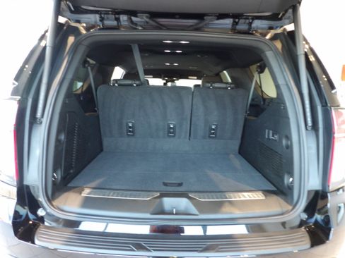 Used 2023 Chevrolet Suburban RST w/ Luxury Package AWD/4WD image 20