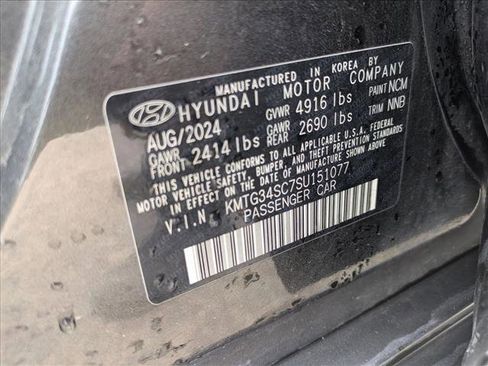 Used 2025 Genesis G70 2.5T AWD/4WD image 21