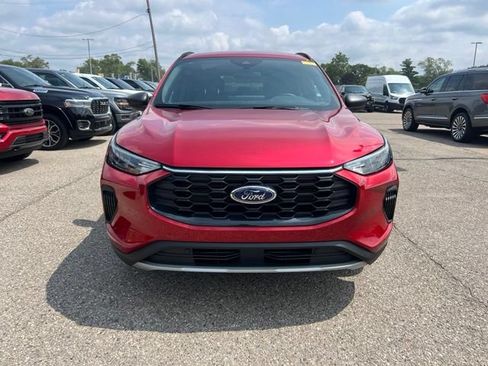 Certified 2025 Ford Escape ST-Line w/ Tech Pack #1 AWD/4WD image 2