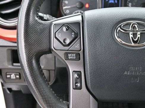 Used 2019 Toyota Tacoma TRD Sport image 16