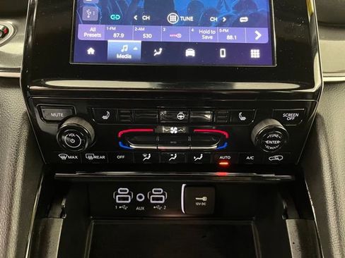 Used 2023 Jeep Grand Cherokee Altitude AWD/4WD image 34