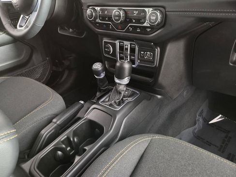 Used 2025 Jeep Wrangler Sahara w/ Safety Group image 30