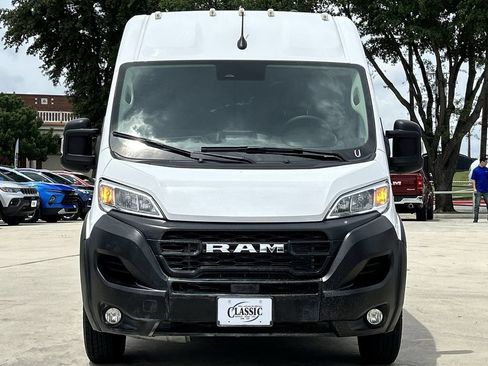 Used 2025 RAM ProMaster 2500 w/ Convenience Group FWD image 8