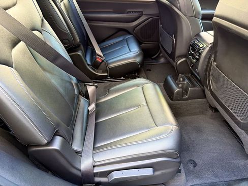 Used 2023 Jeep Grand Cherokee L Limited image 31