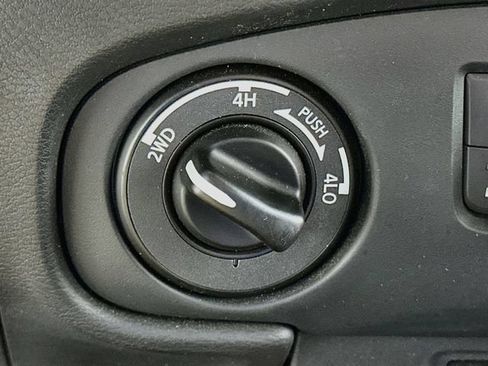 Used 2022 Nissan Frontier PRO-4X AWD/4WD image 21