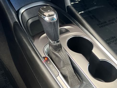 Used 2018 Chevrolet Malibu LT FWD image 22