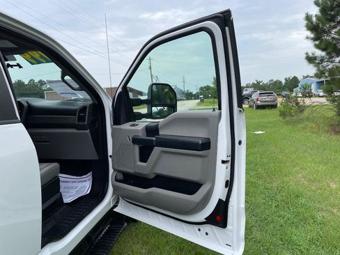 Used 2020 Ford F250 XL w/ Power Equipment Group RWD image 17