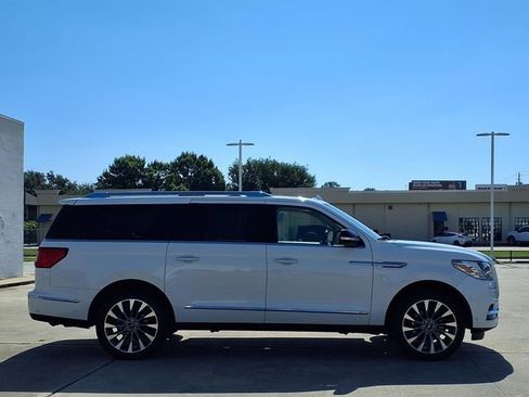 Used 2020 Lincoln Navigator L Reserve w/ Luxury Package RWD image 21