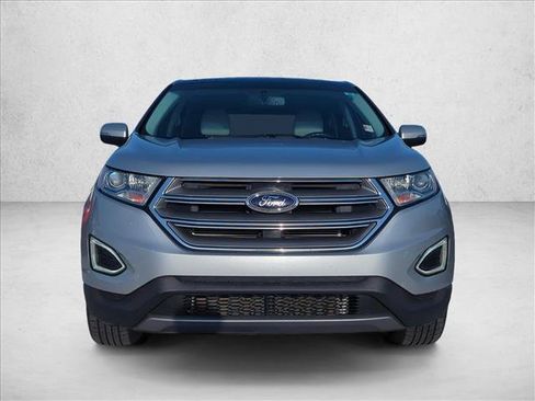 Used 2017 Ford Edge Titanium w/ Equipment Group 301A FWD image 2