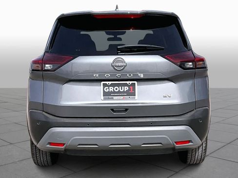 Used 2023 Nissan Rogue SV image 5
