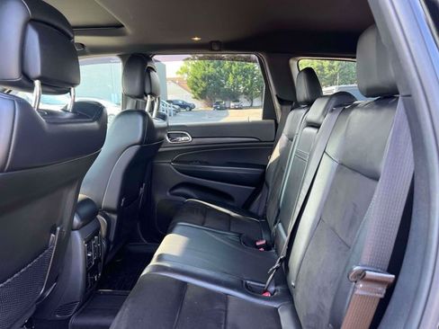 Used 2019 Jeep Grand Cherokee Altitude AWD/4WD image 16