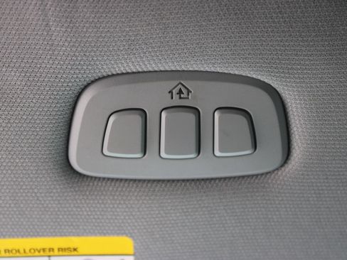 Used 2023 Ford F150 Lariat AWD/4WD image 37