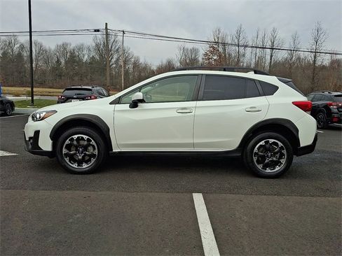 Used 2023 Subaru Crosstrek 2.0i Premium image 4