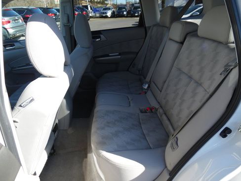 Used 2010 Subaru Forester 2.5X Premium image 18