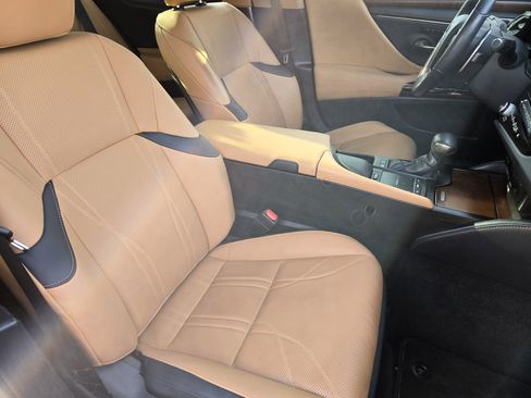 Used 2022 Lexus ES 300h Ultra Luxury image 43