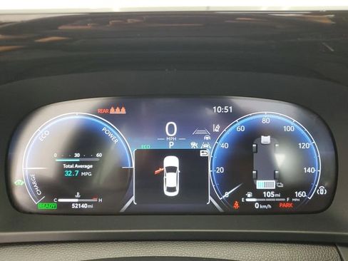 Used 2023 Toyota Crown Limited image 25