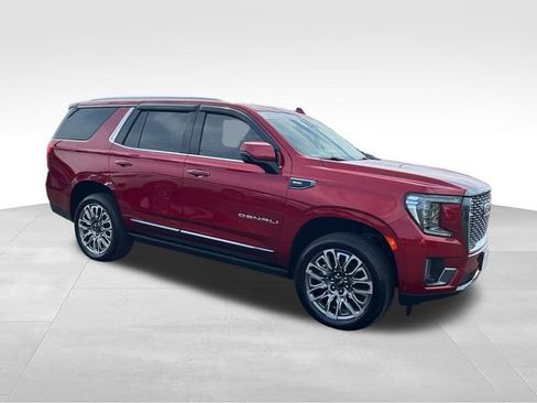 Used 2023 GMC Yukon Denali Ultimate AWD/4WD image 7