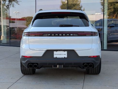 Certified 2026 Porsche Cayenne AWD/4WD image 10