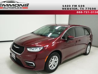 Used 2023 Chrysler Pacifica Touring-L FWD video 1