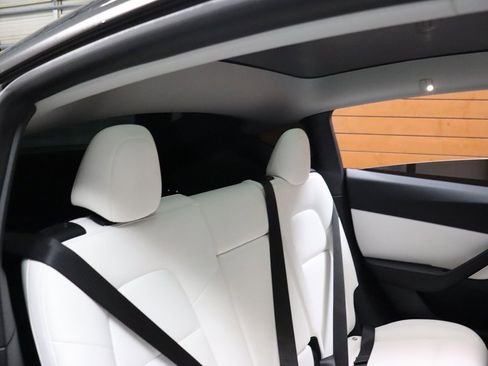 Used 2021 Tesla Model Y Long Range image 56