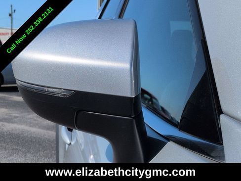 Used 2022 Nissan Pathfinder SV AWD/4WD image 11