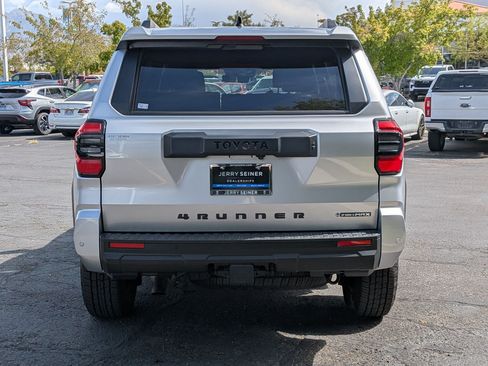 Used 2026 Toyota 4Runner TRD Off-Road Premium AWD/4WD image 4