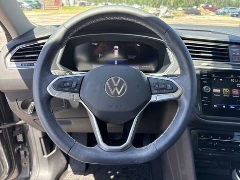 Used 2024 Volkswagen Tiguan SE w/ Panoramic Sunroof Package FWD image 14