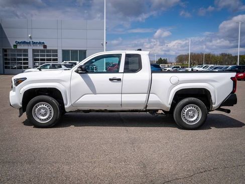 Used 2024 Toyota Tacoma SR RWD image 10