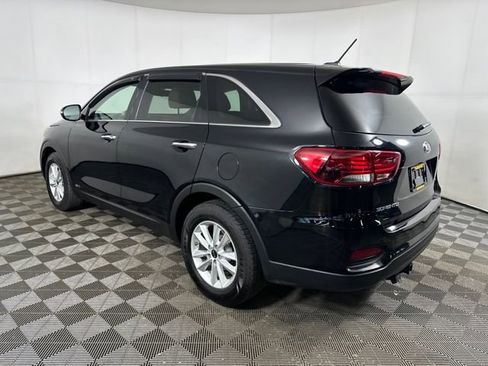 Used 2019 Kia Sorento LX image 5