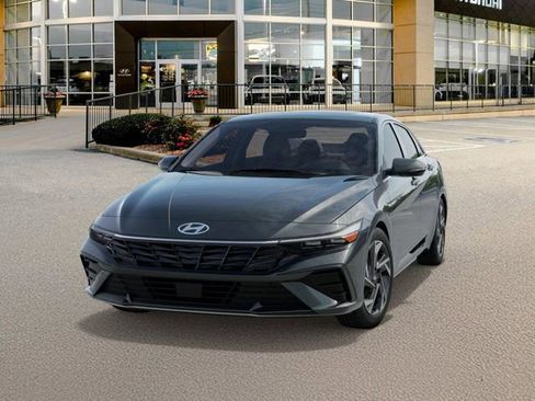 Certified 2025 Hyundai Elantra Limited image 6