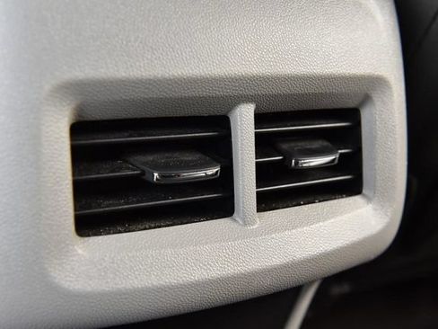 Used 2022 GMC Terrain SLT w/ Tech Package FWD image 28