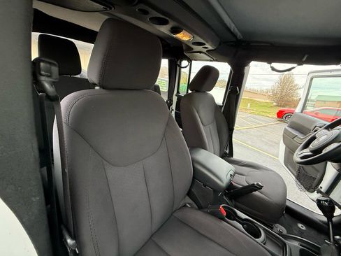 Used 2015 Jeep Wrangler Unlimited Sport image 35