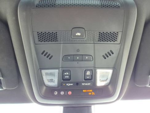 Used 2022 Cadillac XT6 Premium Luxury w/ Technology Package AWD/4WD image 26