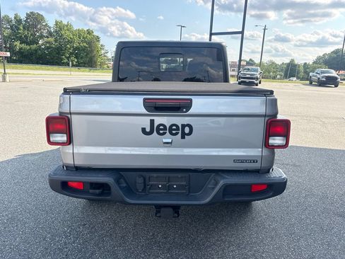 Used 2020 Jeep Gladiator Sport w/ Quick Order Package 24S AWD/4WD image 7