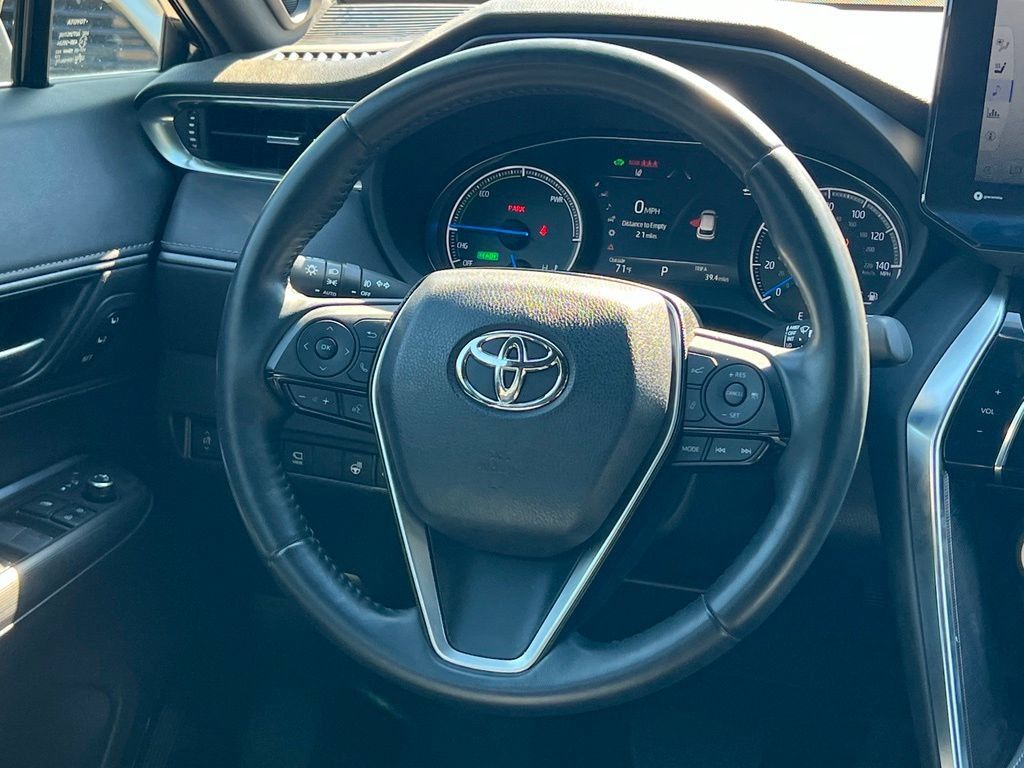 Used 2022 Toyota Venza Limited AWD/4WD image 14