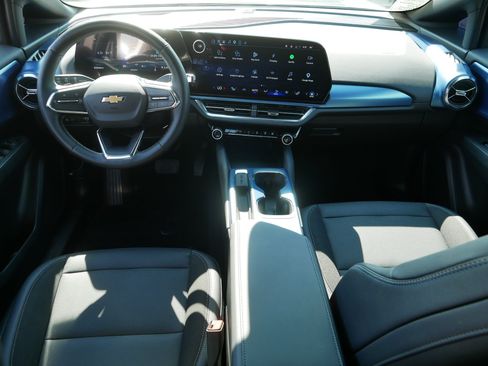Used 2024 Chevrolet Equinox EV LT AWD/4WD image 10
