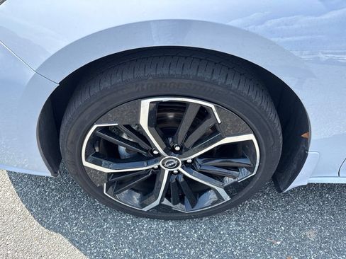 Used 2025 Nissan Altima 2.5 SR w/ SR Premium Package AWD/4WD image 13